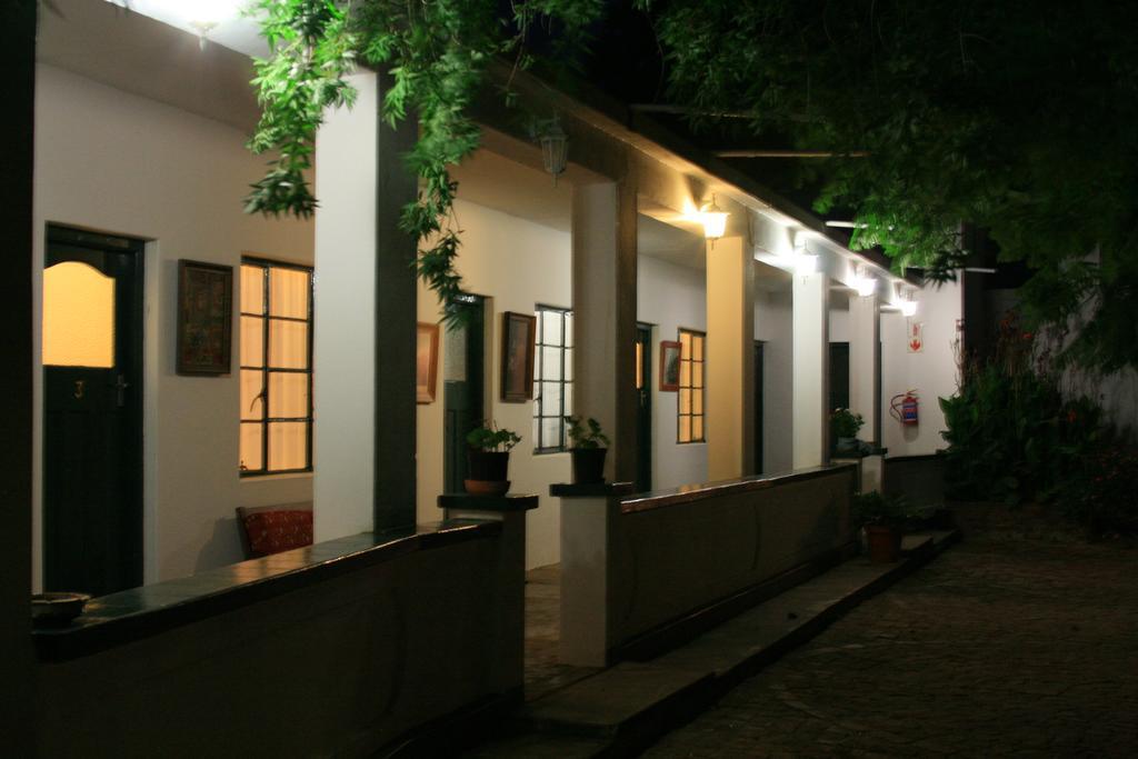 Steytlerville Royal Hotel 外观 照片