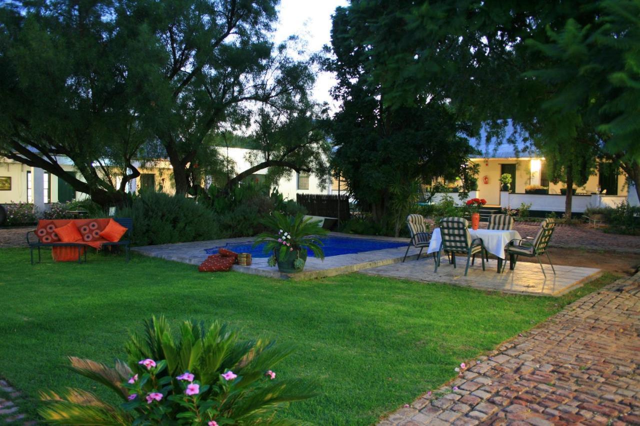 Steytlerville Royal Hotel 外观 照片